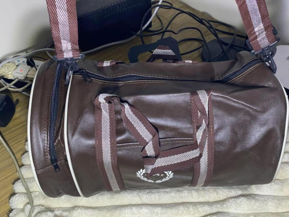 جنطة جلد جوزية سعر ٨ موجود توصيل


**إذا كنت صاحب هذا الإعلان وتريد حذفه لأي سبب، رجاءا أرسل رسالة إلى الدعم الفني**
