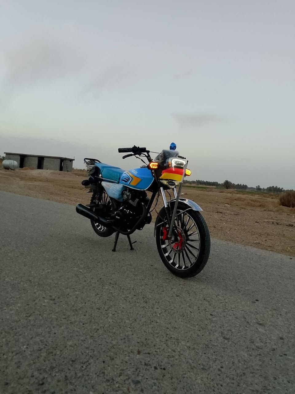 2025,,200 حجم المحرك,,,825 الشراي بمجال شيء بسيط مكانه ابو طيبه ***********
