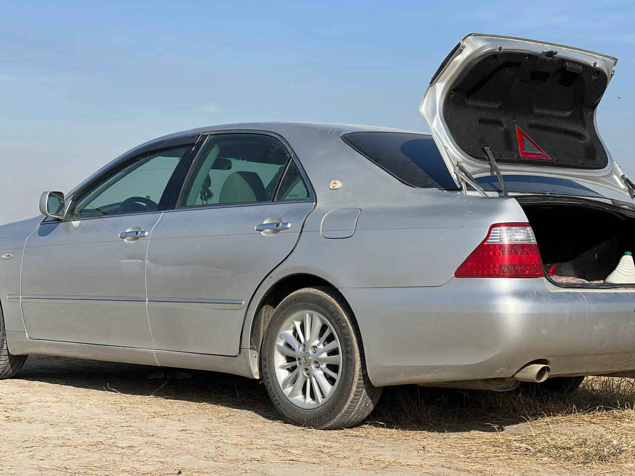 شاهينه (أدوات كصتين)
سيارة جاهزه برغي مناقصها
محرك وكير كفاله 
تدفئة وتبريد
تخم تاير باتري جديد
حداده ممتازه لك 
دكمتين السيارة
مكانها بصره قضاء المدينة
سعرها 36 وبيها مجال 
***********
***********
