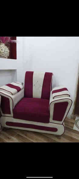 قنفات عشر مقاعد بحاله ممتازه بيع مستعجل سعر ٢٥٠ وبيهن مجال حك جيه عنواني بصره تنومه الكباسي رقمي ***********
