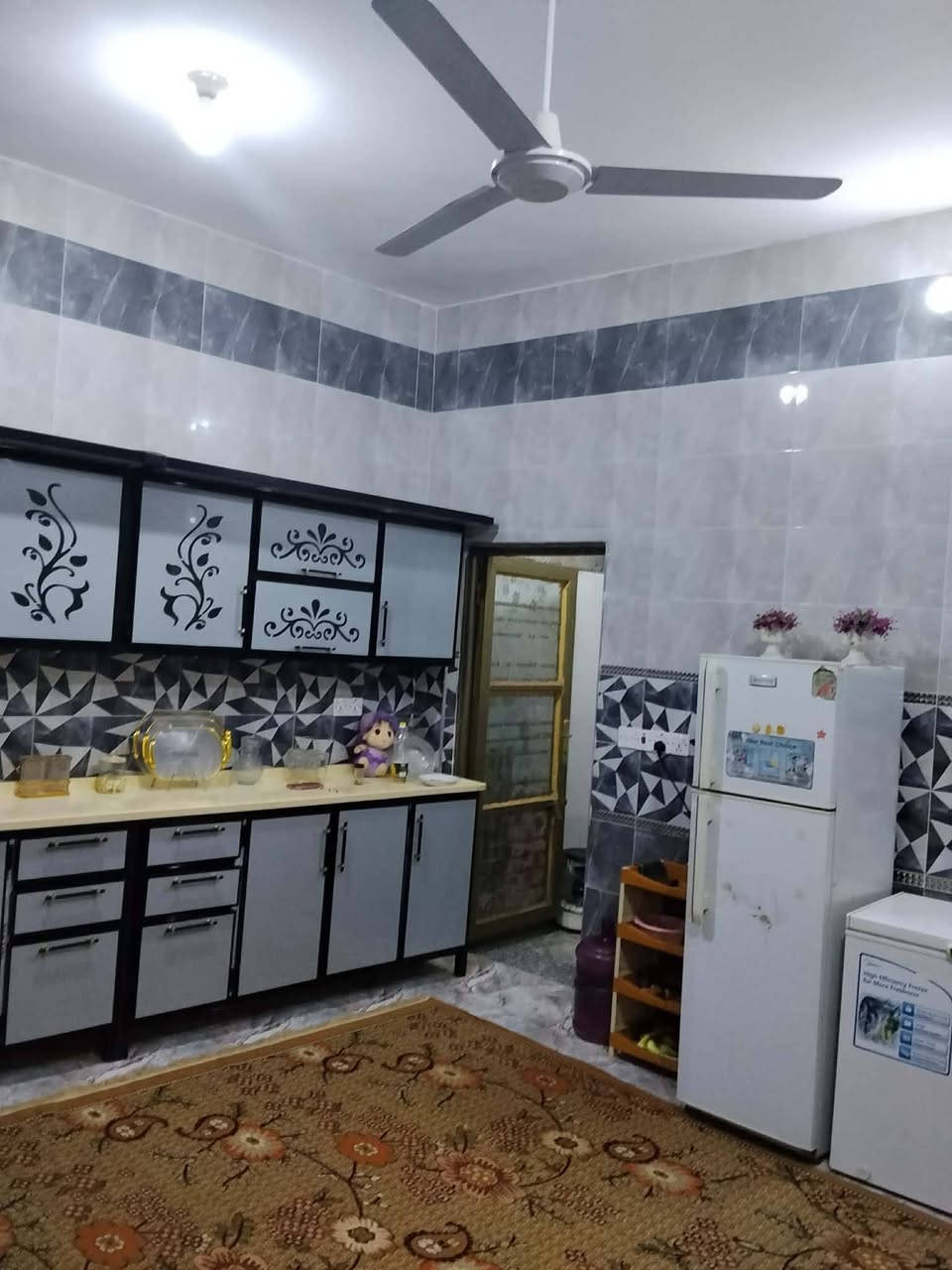 🏠 بيت للبيع في حي الشرطة:
- الموقع: قرب مدرسة سدن
- المساحة: 220 متر
- السند: طابو زراعي، سند 25
- البيت: كامل، غرفتين نوم، صالة، مطبخ، استقبال، صحيات داخلية وخارجية، مع محل
- الخدمات: كاملة
- السعر: 110 مليون، بي مجال قليل

للاستفسار: *********** أو ***********
