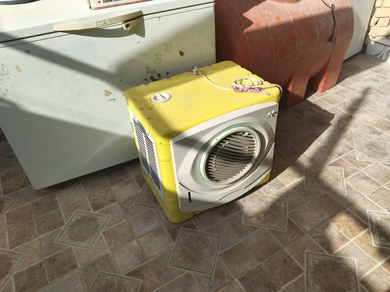 سلام عليكم مواد مستعمله للبيع اليريدهن يتصل ***********
