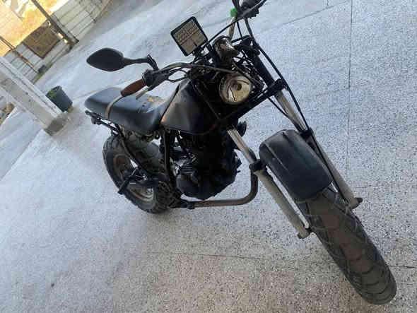 ياماها قفاز للبيع او مراوس  دراجه نكره سلف نقص جاملغ خلفي ولايت دراجه حلوه بيهة نقوصات شي قليل مكاني غزاليه ***********
