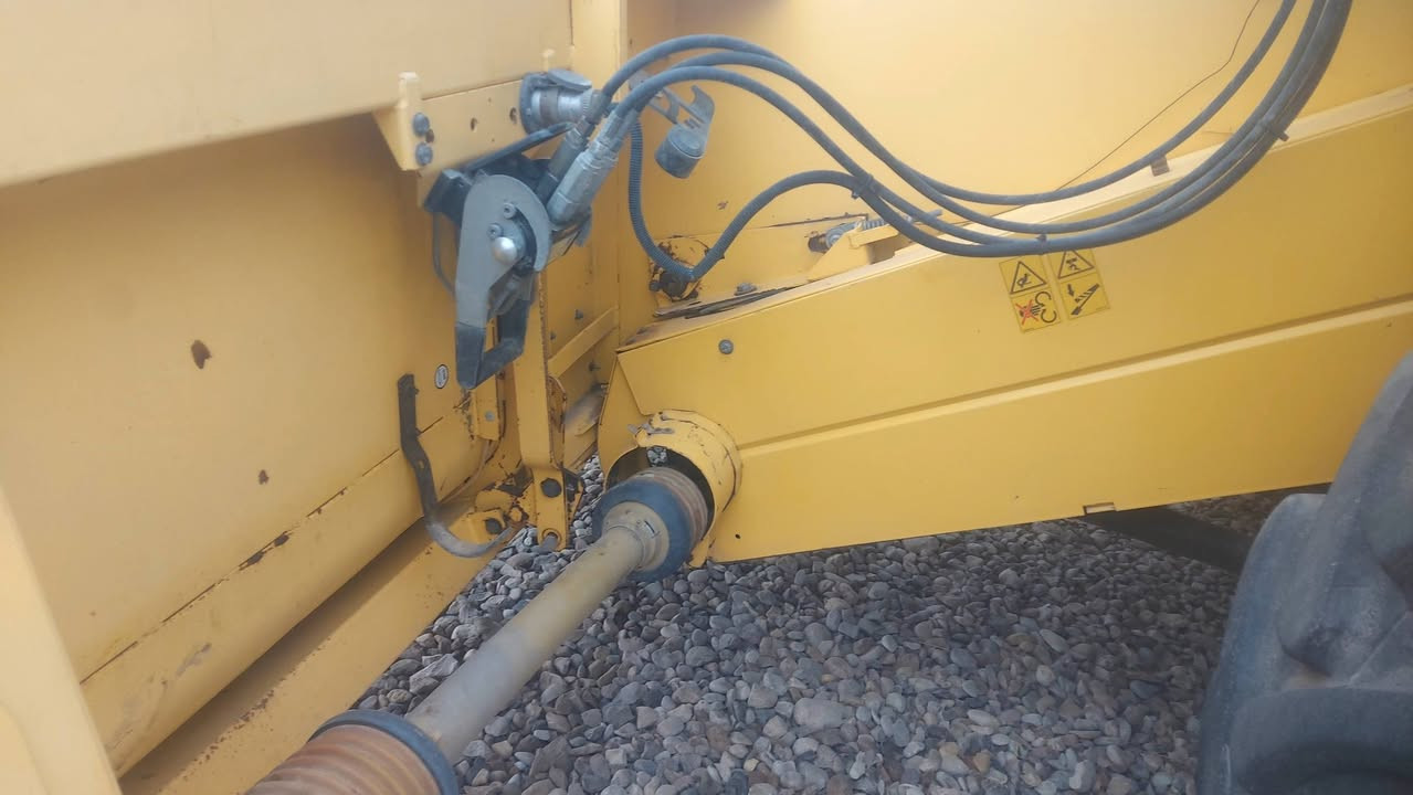 للبيع او مراوس بسياره حاصده نيوهولند موديل ١٤ شرط ع الشركه مشتغله ٣٩٠٠ هيدرو ٥ بلم معمل كهرباء دبل كشن نظيفه جدا ومكفوله
*********** و***********
