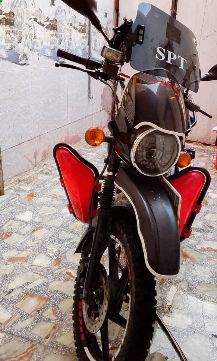 🔥 للبيع دراجة بوكسر موديل 2022
✔️ سعة 150 CC✔️ لون أبيض✔️ استعمال شخصي✔️ أوراقها كاملة وجاهزة للنقل✔️ نظيفة وحالتها جيدة

السعر: (مليونين و100)وبيها مجال

للاستفسار والمشاهدة مراسلة خاص أو الاتصال على الرقم:***********
