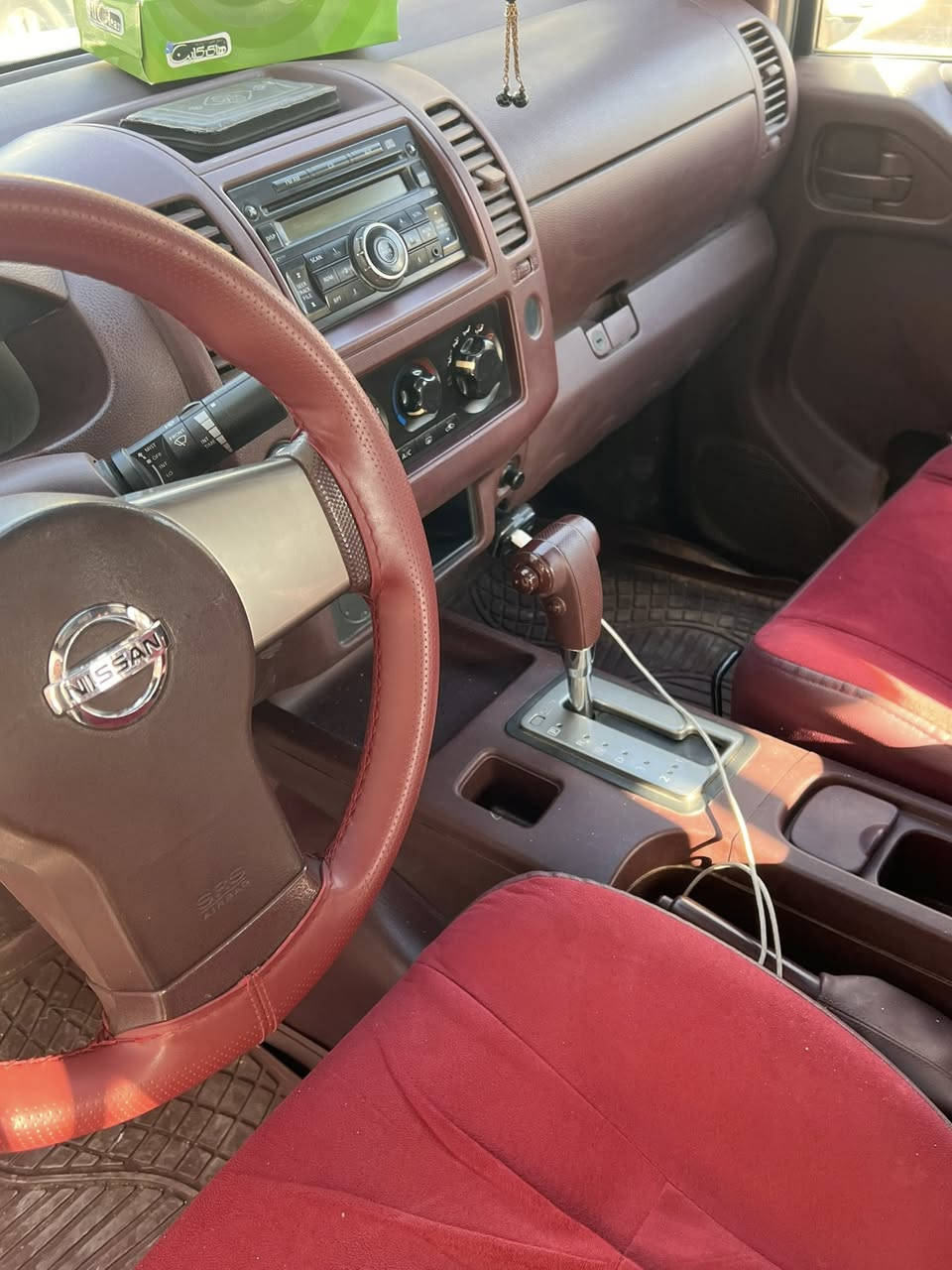 السلام عليكم 
بيكم نيفار ٢٠١٢
محرك بلادي ما مفتوح بيه تنقيص كير مكفولات اوتماوتيك
رقم ديالي رقم الجديد بسمي مكفول من التبديل والصبغ بيه فقط بارد بلداير ما جاملا خلفي 
البيع أو مراوس السعر ١١٠ رقمي ***********

