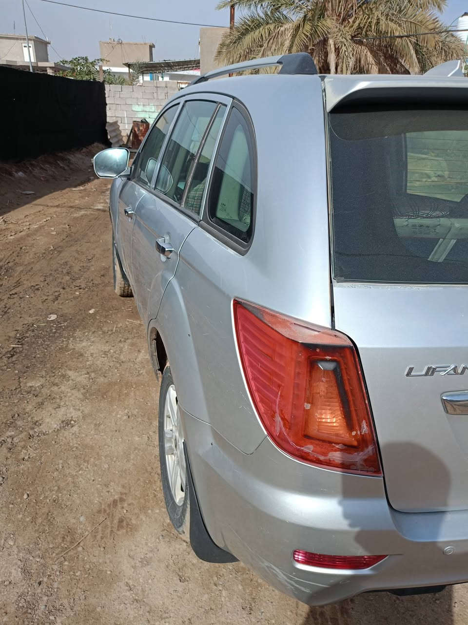 ليفان إكس 60 العنوان واسط الدبوني السنوية نافذة موديل 2015 السعر ٦٥ ورقة وبيها مجال ***********
