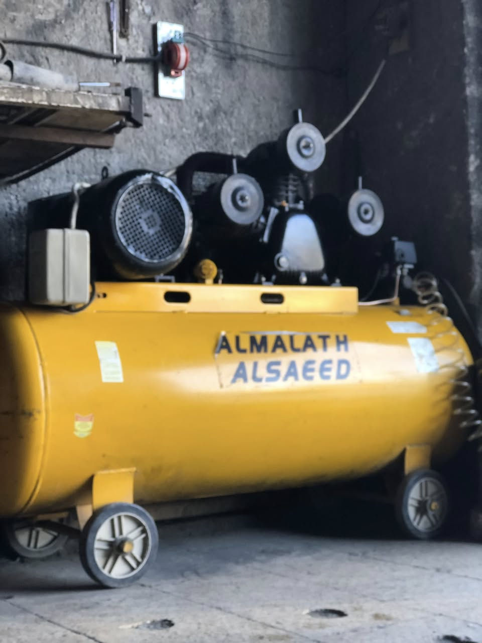 كمبرسير هواء  للبيع ثري فيز السعر (خاص)الهاتف ***********
