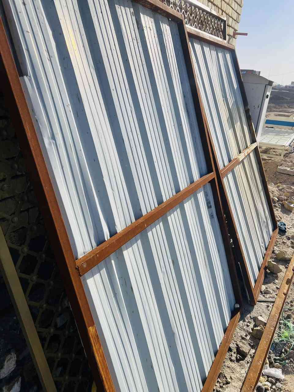 سلام عليكم باب جينكو طلاقتين للبيع
السعر 200 الف وبي مجال 
***********
