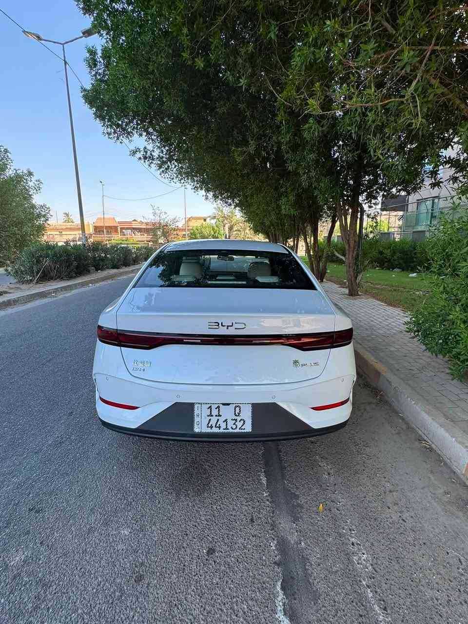 السلام عليكم BYD 2025 بحالة الوكالة كلش جديدة ملاحظة بسيطة رصعتين بالجاملغ الخلفي ممصلحات فقط ماشيه 11 الف غراضهه كاملة شاحنة وكرت وكيبل نظافة السيارة 100% السعر 18,200 وبيها مجال العنوان بغداد حي العامل ***********
