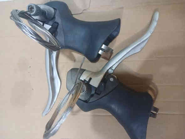 السلام عليكم كباتن
متوفر سيت كروب شيمانو أصلي تفصيخ ع أيدي 
كابتن السيت يحتوي ع مجمع وبدلات وكير أمامي وخلفي  وفجوج بريك وزنجيل 
السيت 7×3/ 
السعر المطلوب 75الف 
العنوان البصره الجمهورية شارع المكاتب 
***********
***********
تحياتي للجميع أخوكم محمد المنصوري
