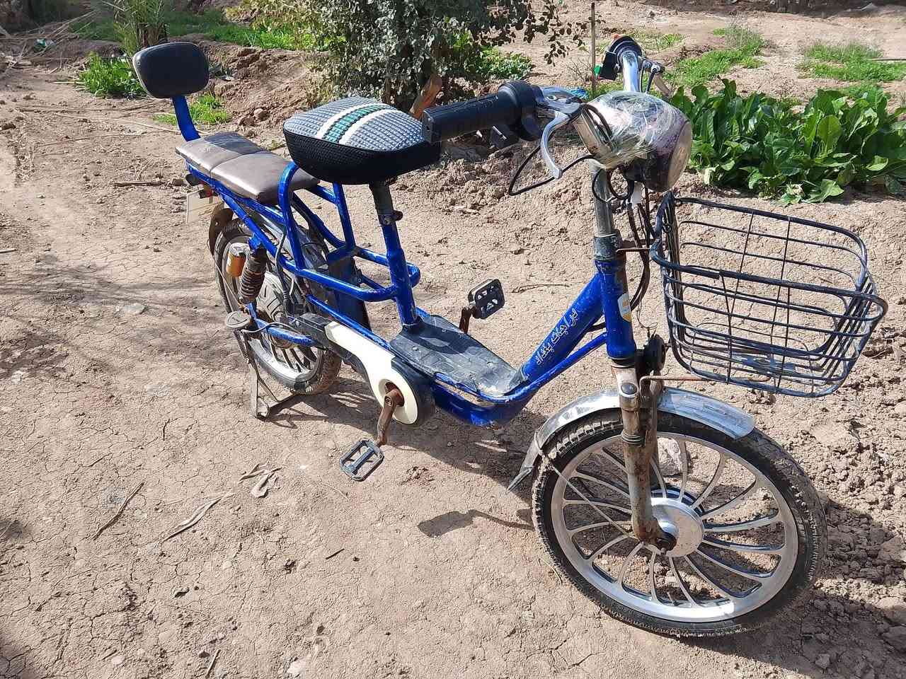 السلام عليكم دراجة للبيع نقصهة بس بطاريات نضيفة كلش وكلشي شغال بيهة شرط ع الفحص السعر ٧٥وبيهة مجال العنوان ابو غريب خرنابات ***********كورك /اثير ***********
