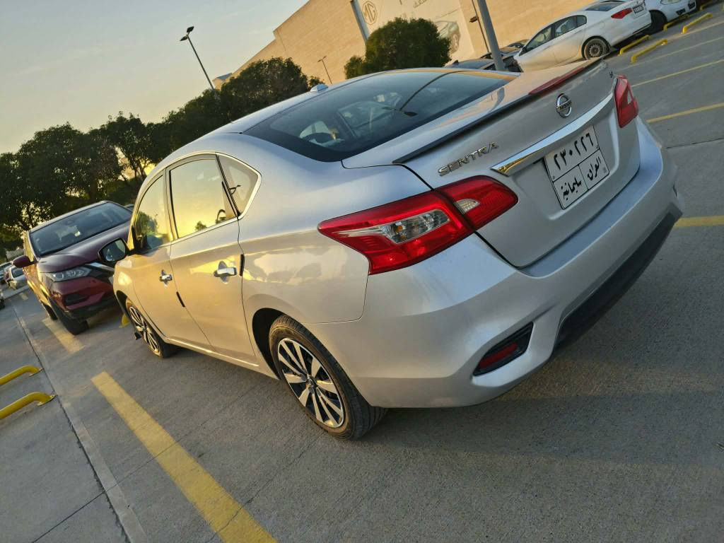 نیسان سەنترا مۆدیل 2016  مواسفات  sv  ئەمریکی کیرو مەکینەی بەشەرت دوو پارجەی بویاغە بێ ناوگرتن سەیارە کە نموونەیە لەجوانی هی  مالی خومانە سەنەوەی تازەیە بەناوی خومانە بەشەرتی  تەحویل غرامە وەکالە بەشەرت سەیارەکە فولە بەس سلایت نیە سەیارەکە کوشنت جلدە و بەردی گزۆزو جەند مواسفاتیکی تر  هەمووی بەشەرت یەک دینار مەسرەفی تیدانیە  چال و شغوت هەمووی بەشەرت سەیارەکە لە هەولیر  بنصلاوەیە نرخی 110 ومەعامەلە 0751 532 3003 أربيل, العراق
