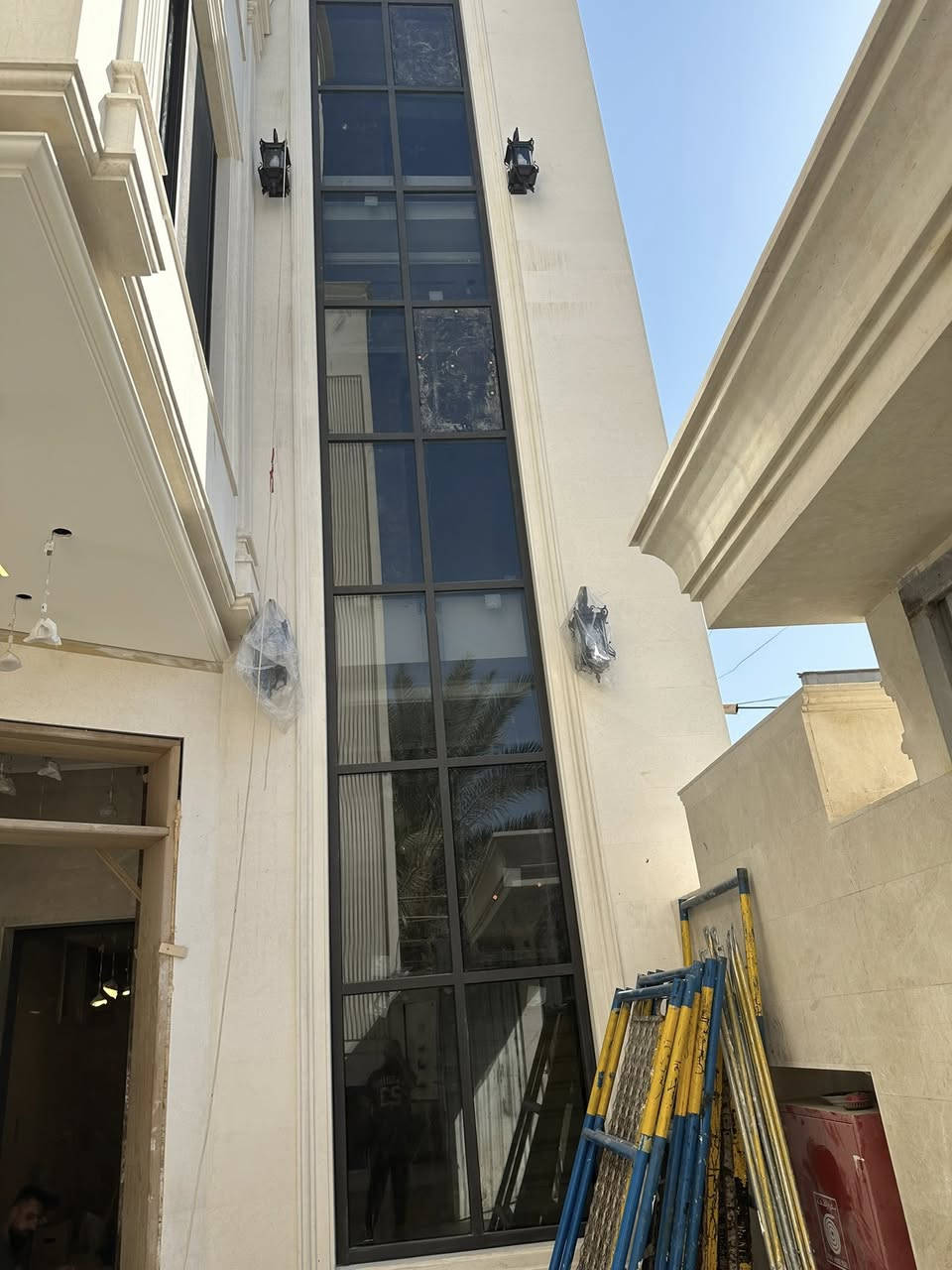 من أعمال شركة Moon للألمنيوم
نقدّم أعمال متكاملة بالأبواب والمفاصل الألمنيوم
شبابيك سلايد بجودة عالية
سكاي لايت (سقوف زجاجية) تصميم وتنفيذ
كيرتن وول (هيكل ألمنيوم + زجاج) لواجهات بنايات عصرية
واجهات محلات جام سنكل سماكة 10 ملم
أبواب سونك تفتح للداخل والخارج
كبائن كهربائية (أبجورات) شغل دقيق وتحمل عالي
خبرة لا تقل عن 8 سنوات في مجال الألمنيوم والزجاج
خامات مضمونة
تشطيب نظيف ودقة بالتنفيذ
التزام بالمقاييس والوقت
واجهات متكاملة تليق بالمشروع
للاستفسار والمعاينة راسلنا 📩


**إذا كنت صاحب هذا الإعلان وتريد حذفه لأي سبب، رجاءا أرسل رسالة إلى الدعم الفني**