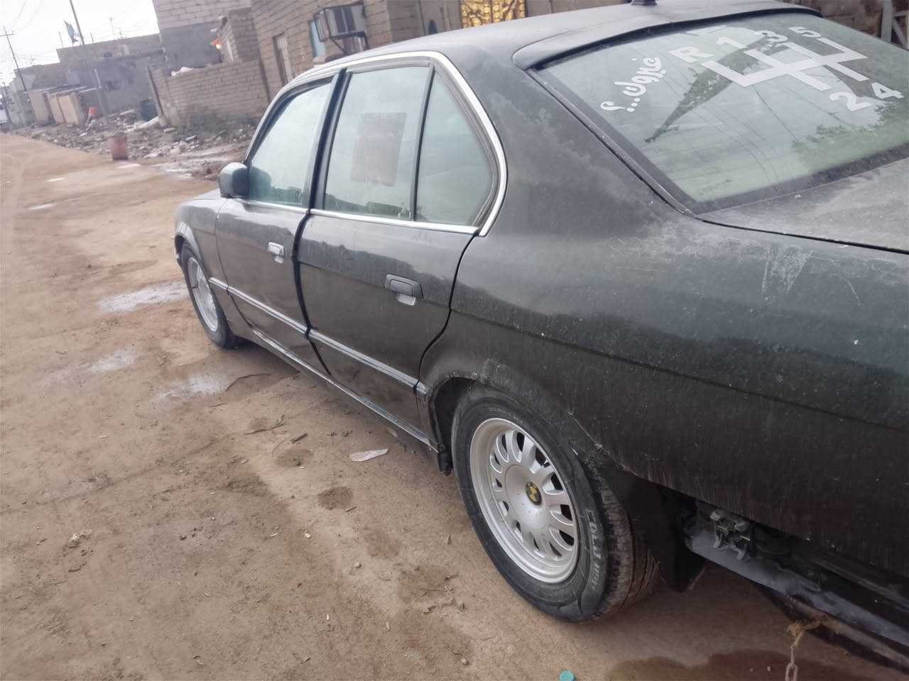 السلام عليكم ورحمه الله وبركاته بي أم دبليو مديل 1989سياره مابيها ضربه كفاله بس عوزها صبغ سياره بيها تخم تايرات بيها محرك فيفيتي 2500 سعرها 50 بيها مجال رقم ***********
