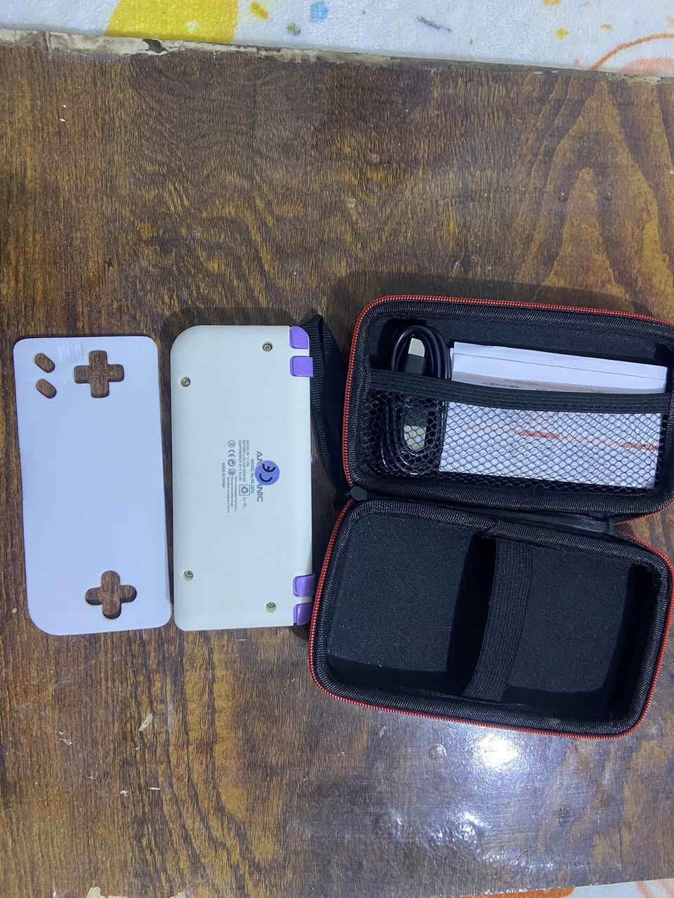السلام عليكم

جهاز العاب صغير  جديد غير متسخدم اجه وياه جنطه بي محاكيات كلش هواي psp وبلي ون ونته نازل بي العاب خير من الله 

السعر 25 

توصيل متوفر


**إذا كنت صاحب هذا الإعلان وتريد حذفه لأي سبب، رجاءا أرسل رسالة إلى الدعم الفني**
