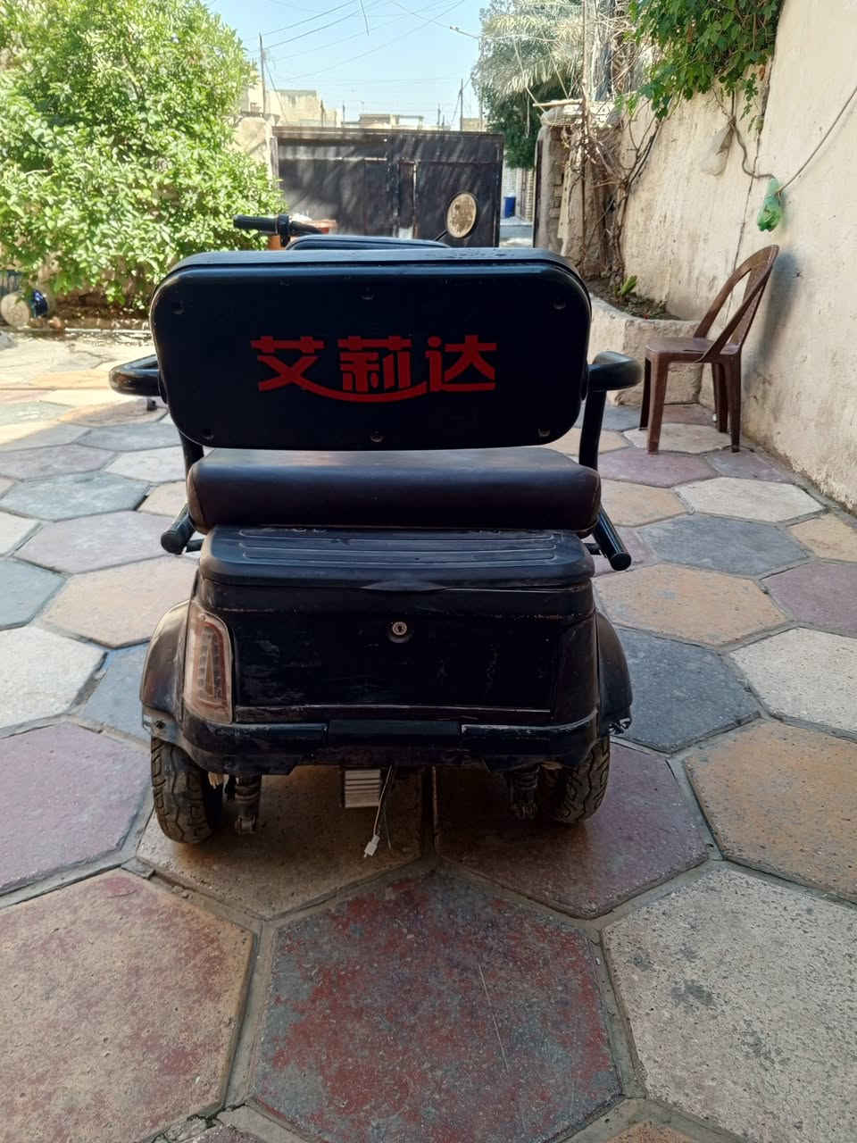 السلام عليكم دراجه شحن 3 تايارت للبيع شغاله مابيه شي كهربائيات شغاله مكاني بغداد الدورة ***********
