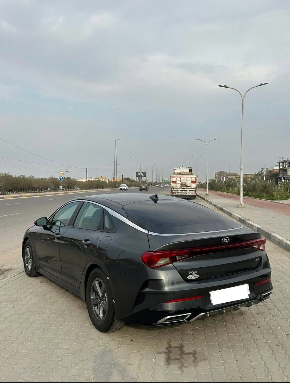 لسلام عليكم
للبيع كي 5 وارد أمريكي  موديل 2023 ماشية 29  رقم بغداد معوقين لمعوق شاب ايسويلك وكاله (عامه) بس تخلص المده تحوله باسمك 
حادثه جدآ خفيف فقط الصندوق امصلح ولا قطعه امدله ضربته خلفيه وباقي كله كفاله 

المواصفات

1- محرك 1600 تيربو  

2- خمس كامرات

3- بصمه تشغيل عن بعد +جنطه 

4- كشنات جلد

5-بصمات بيبان جنطه

6-نضام تحديد مسار ومثبت سرعه 

7- رادار 360 درجه

8- حساس اماي خلفي

9- زنون عالي ناصي شاده اله بورقتين جدآ عالي 

10- شاشة كبيره

11- الشاير يمين ويسار كامرات بالدشبول

12- نضام السماعات BOSE دمام

13- 5 ويل كب كروم حجم 18 

14- هند بريك بصمه

15- بريك اوتو هولد

16- 5 انظمة قياده

17- تبريد منفصل السايق عن الراكب

18- تبريد لمس نظام اوتو

19- بردات خلفيه شركة

20- تبريد قطعتين امامي خلفي

(السعر 165 ورقه ) وبيه مجال حك الجيه  

مكان السياره البصرة

رقم  ***********

'
