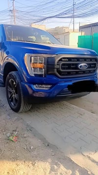 فورد f150 موديل 23 باب كبير بدي قصير فول عدا الفتحة سيارة زيرو ماشيه 1...