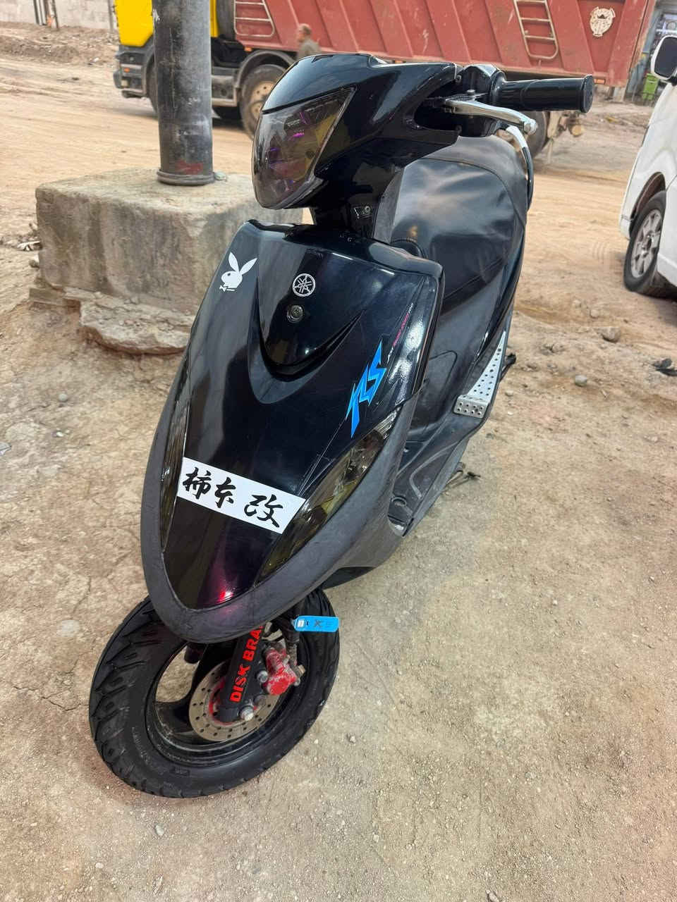 السلام عليكم دراجه ماكس للبيع صارله سبوع طالعه من الربه جديده كارتون كلشي شغال بيه سلف اشاير هندر لايت زينون ما ناقصه برغي السعر975 وبيه مجال قليل مكاني البصره ابوالخصيب العوجه رقمي ***********
