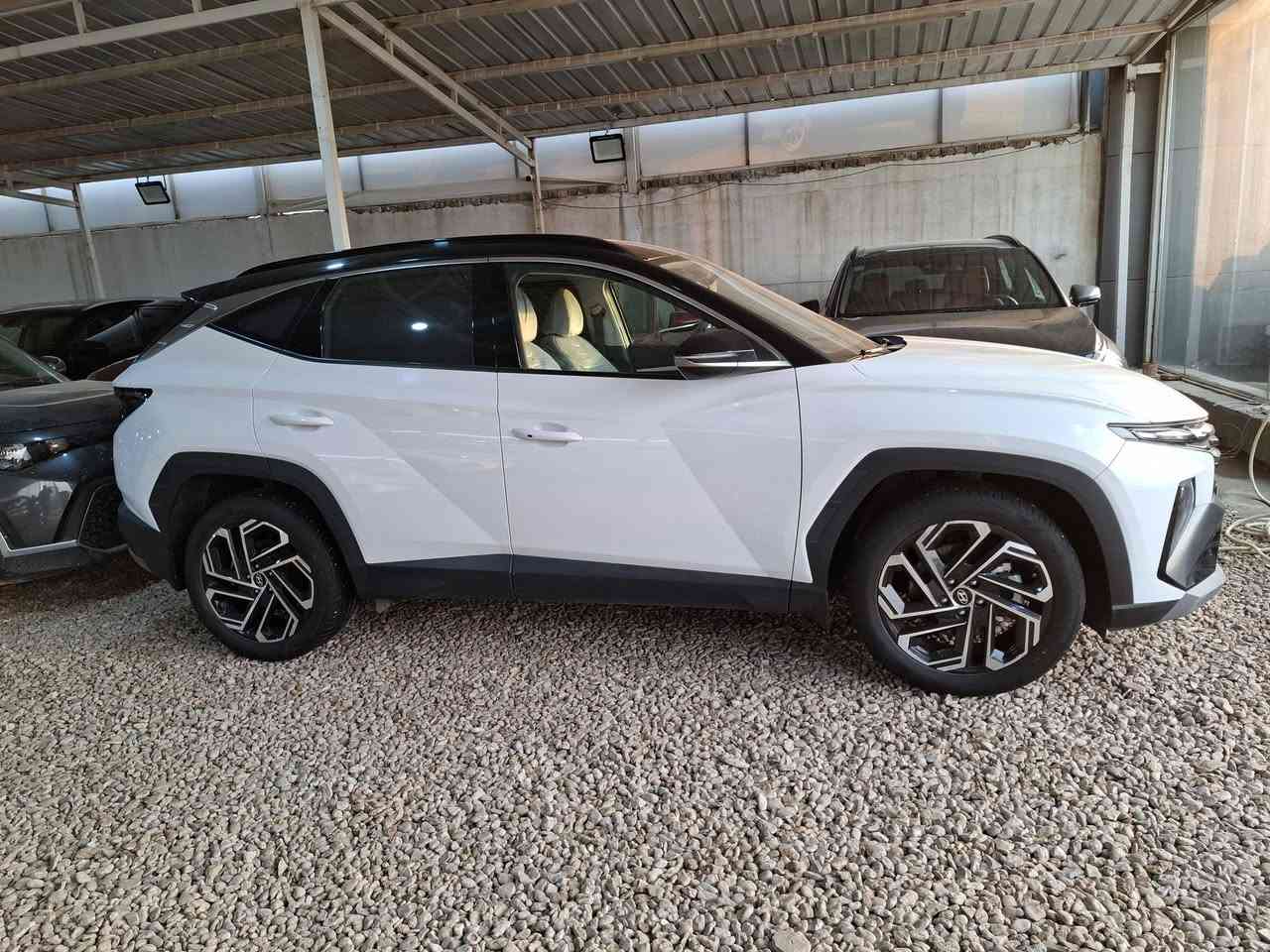 للبيع توسان ٢٠٢٥ توكلر خليجي ماشيه ٢٨ الف كفاله عامه من كلشي بارد صبغ شرط سونار مواصفات بصمه تشغيل عن بعد شاشه متصله كامره دواره حساس امامي خلفي ويل كروم ١٩ كشنات كهرباء محرك ٢٠٠٠ دوش رقم بغداد تحويل مباشر السعر ٢٣٧ ورقه بيها مجال كلش بسيط السياره بالحله ***********
