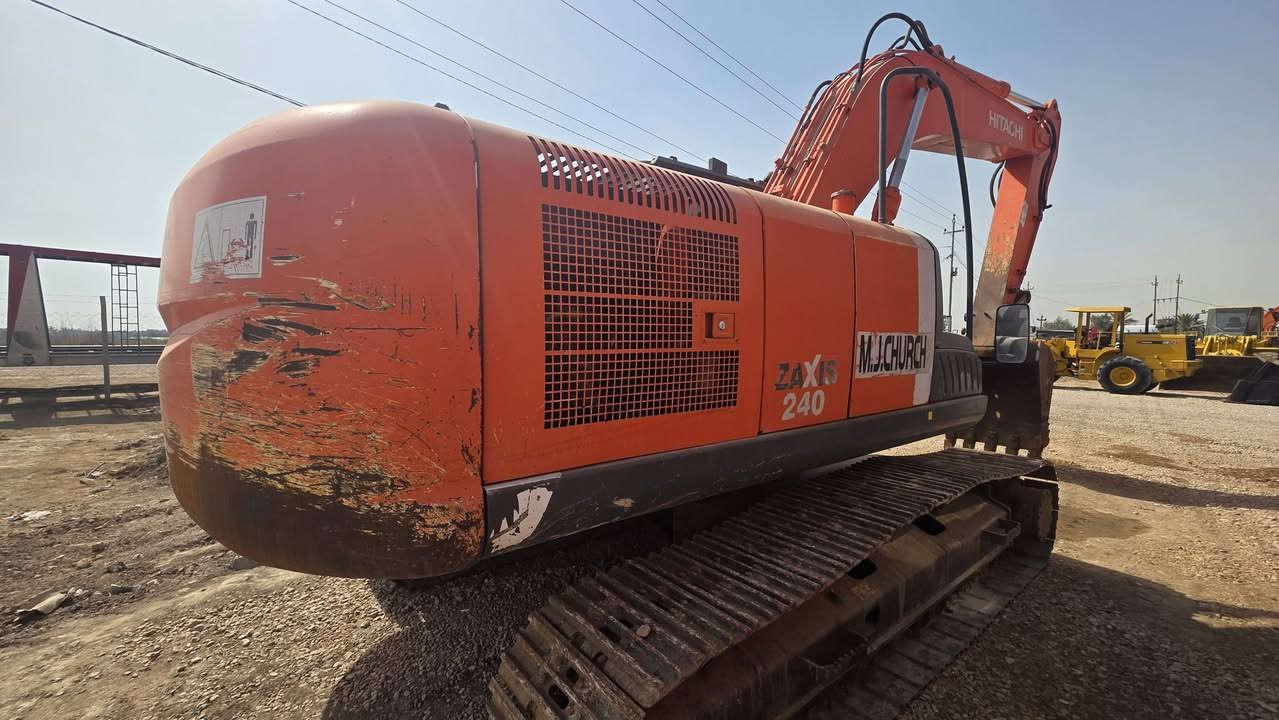 السلام عليكم حفاره هيتاشي
240 جاهزه للعمل بدون صبغ مكانه بابل مشروع المسيب ابوكيان ***********
