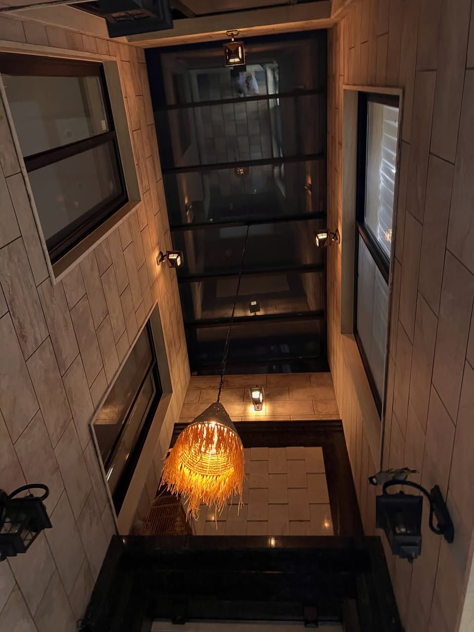 🔱بيت للإيجار موثث – الجادرية 🐋

قريب من فندق كورال بغداد في منطقة راقية من الجادرية 📍

📏 المساحة: 250 م²
📌 الواجهة: 10 م

⭕️ يحتوي على:
⭕️ 5 غرف نوم
⭕️ 4 غرف ماستر
⭕️ مجمع حمامات عدد 6
⭕️ صالة
⭕️ غرفة طعام
⭕️ هول
⭕️ مطبخ

🔹 الإيجار سنوي فقط

⭕️ السعر: اكتب يجك خاص

📞 للاستفسار
***********
***********
📲 يوجد واتساب

🟩 نستقبل جميع العروض والطلبات العقارية
🟩 تصوير احترافي وترويج

#بغداد
#المنصور
#الكرادة
#زيونة
#الجادرية
عقارات_الأكرم
