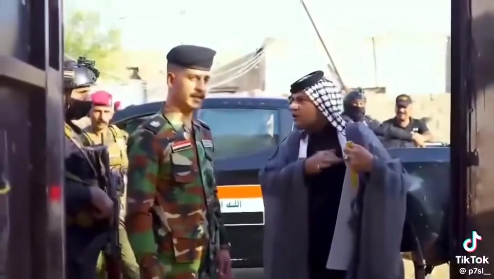 اقرأ المنشور جيدآ قبل لا اتعلق سلبي هذا لمصالحتك 
واذا مامقتنع بالمنشور لا اتعلق رجاءآ منشور للناس الواعية وهذا لمصالحتك. قبل لاياخذون سلاحك وتتعرض للمسائلة القانونية
سجل سلاحك واحصل على مستند حيازة داخل البيت مجاني من وزارة الداخلية 
منشور للفائدة 
سجل اسلاحك واحصل على مستند حيازة. داخل البيت. محد ياخذ سلاحك من يصير تفتيش. 
باشرت وزارة الداخلية. قيادة شرطة بغداد الرصافة. 
بسجيل الاسلحة المدنية للمواطنين. حيث كل شخص او دار له الحق باامتلاك قطعة سلاح مسجلة في وزارة الداخلية وتكون مسجلة بااسم الشخص يصدر له مستند حيازة. محد راح يكدر ياخذه منك اثناء التفتيش. يكون اسلاحك اصولي ومسجل بااسمك. لان في الايام القادمة سيكون تفتيش دقيق والي مامسجل سلاحة يتعرض للتبعات القانونية. وهذا الموضوع لفائدتكم سجل اسلاحك واخذ اجازة حيازة افضل ماينسحب منك 
علمآ ان التسجيل مجاني  للمواطنين للمعلومات مراسلة او الاتصال بالرقم *********** لغرض التسجيل 
وفقكم الله جميعآ
