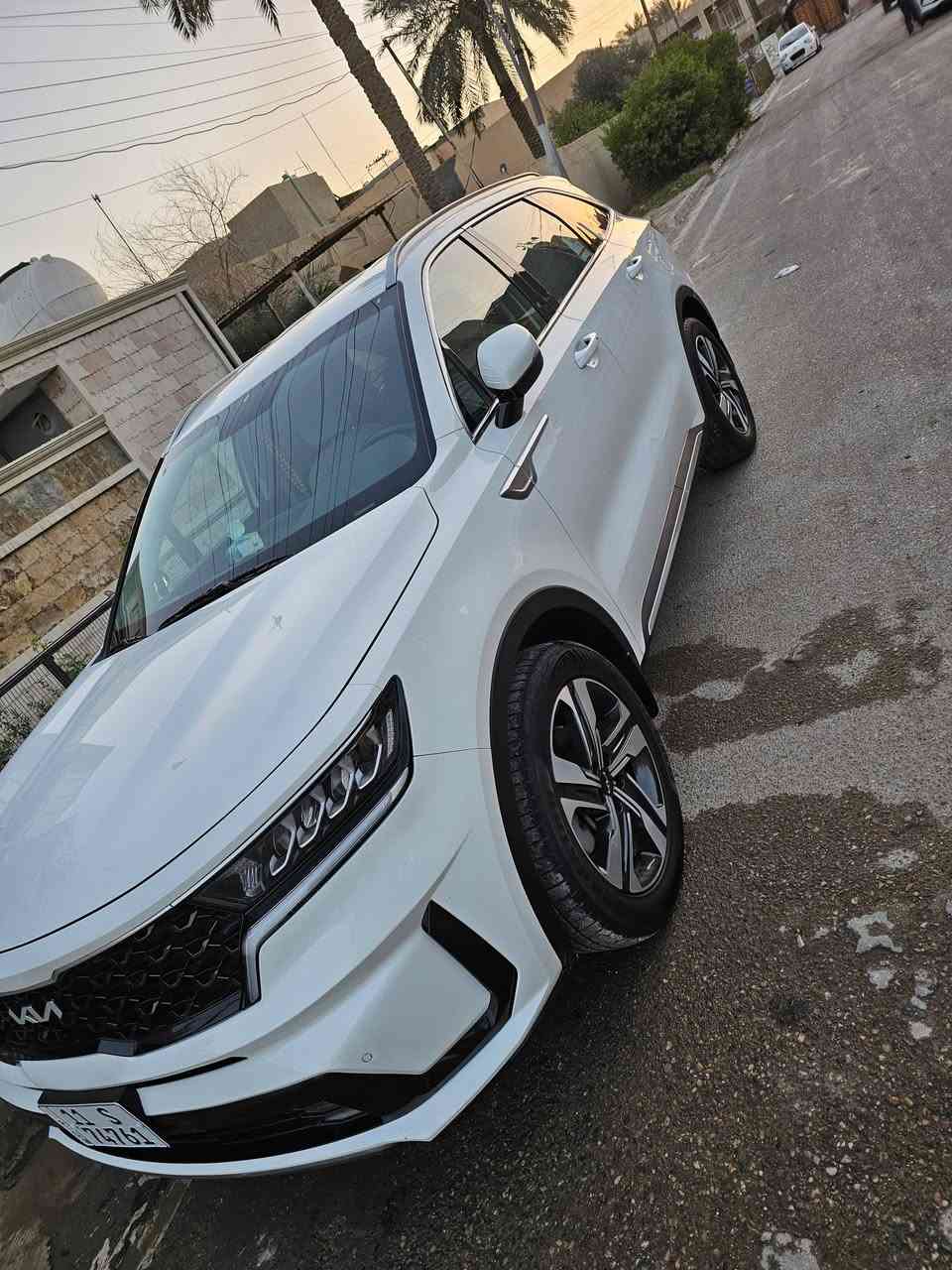 سلام عليكم  سورنتو للبيع موديل ٢٠٢٢
فول واحد على واحد من عده فتح 
الكير موس ساير بريك دكمه تشتغيل عن بعد 
سياره باسمي توحيل ثاني يوم 
هذا رقم راعيه مكلف بنشر 
رقم الهاتف ***********
