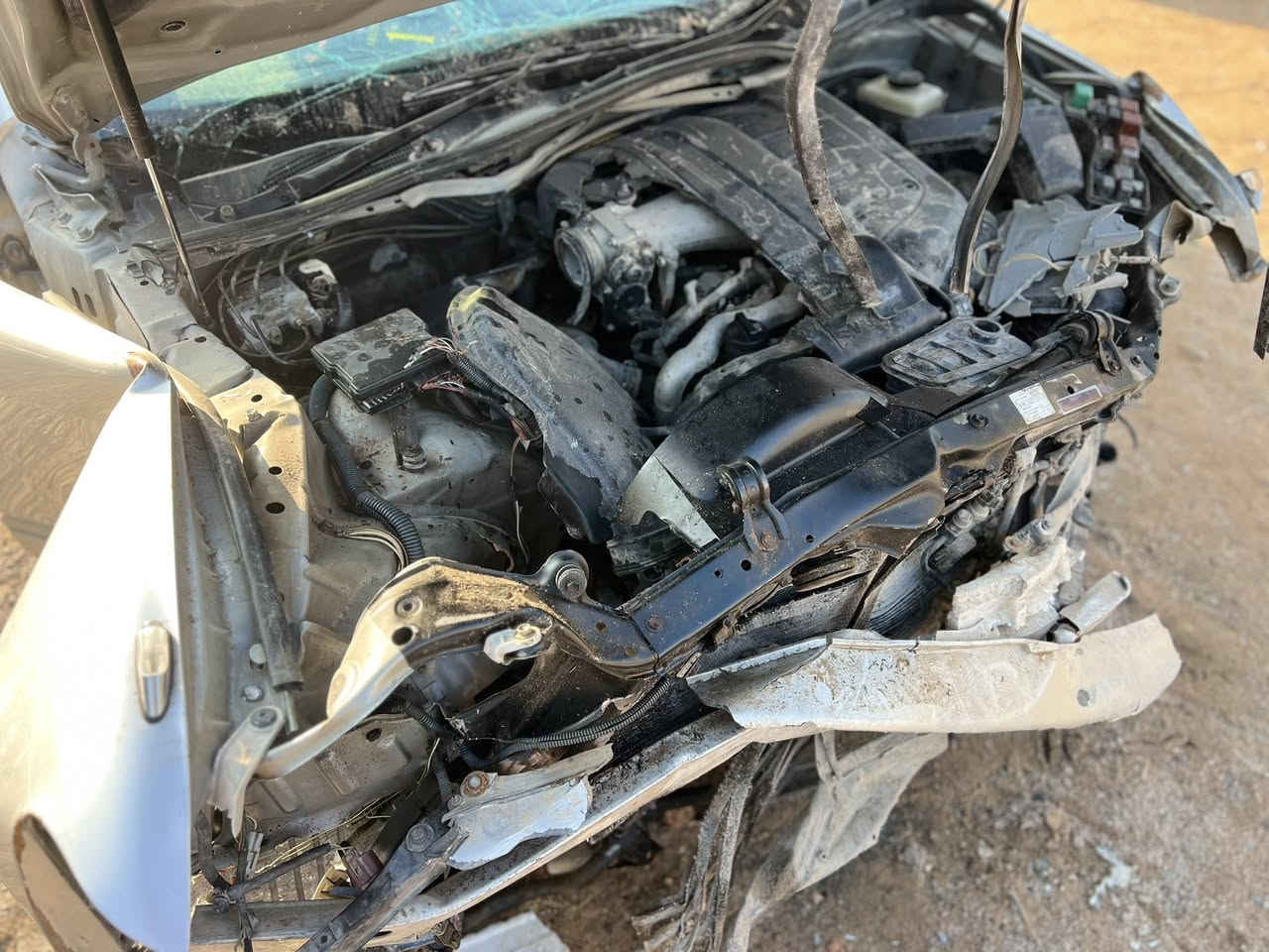سلام عليكم للبيع ملكه موديل 2002رقم بصره سعر 60وبيه مجال ابيع على حادثه ***********
