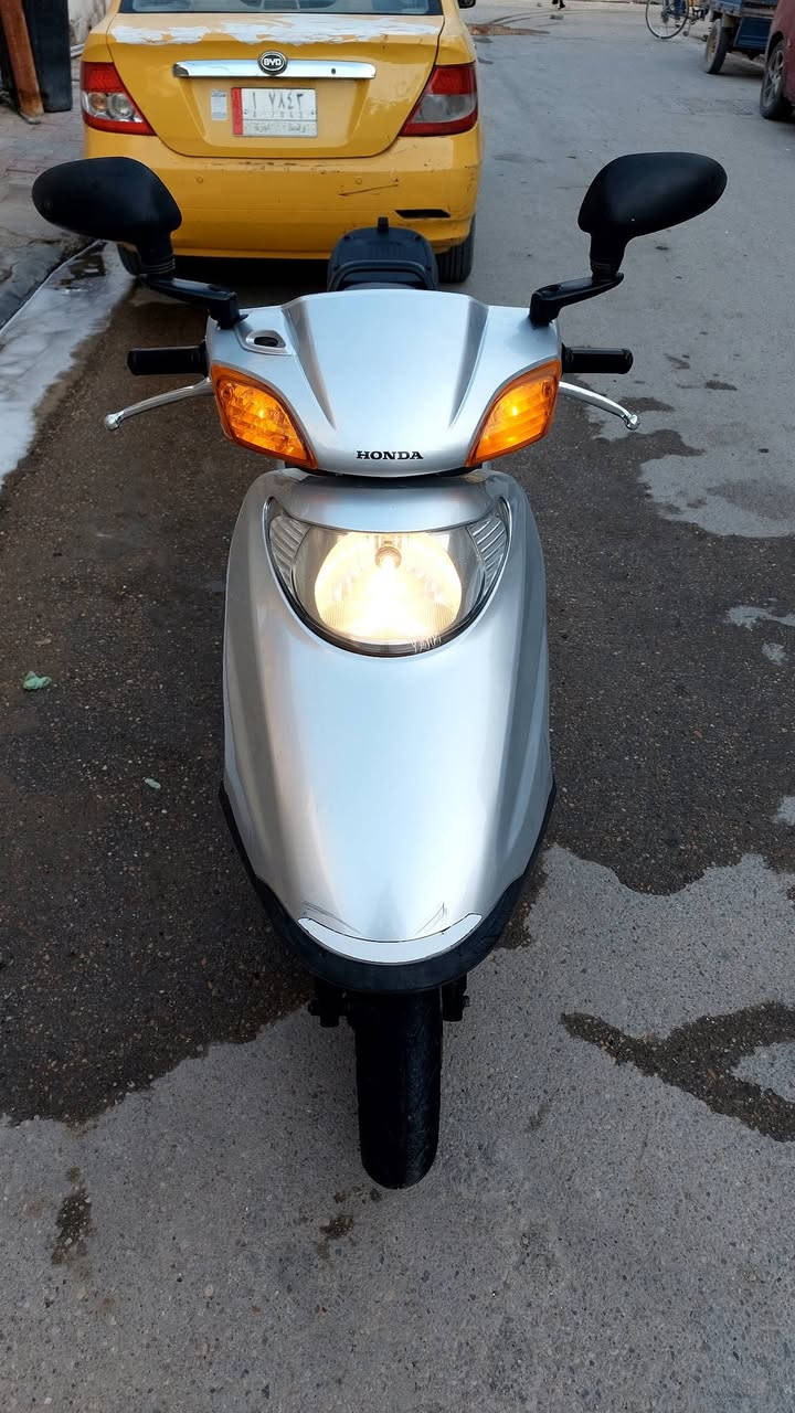 السلام عليكم سبيسي ياباني جاهزه كفرات ابو الختم مكينة بيوش وبستم اول فتحه ناعمة شلعه معدل تخم تاير قفل جنطه قفل ستيرن كهربائيات كله شغالة كيج بانزين كيلو متر دراجه كل نقص مابيه مكاني كوت الزهراء ***********
