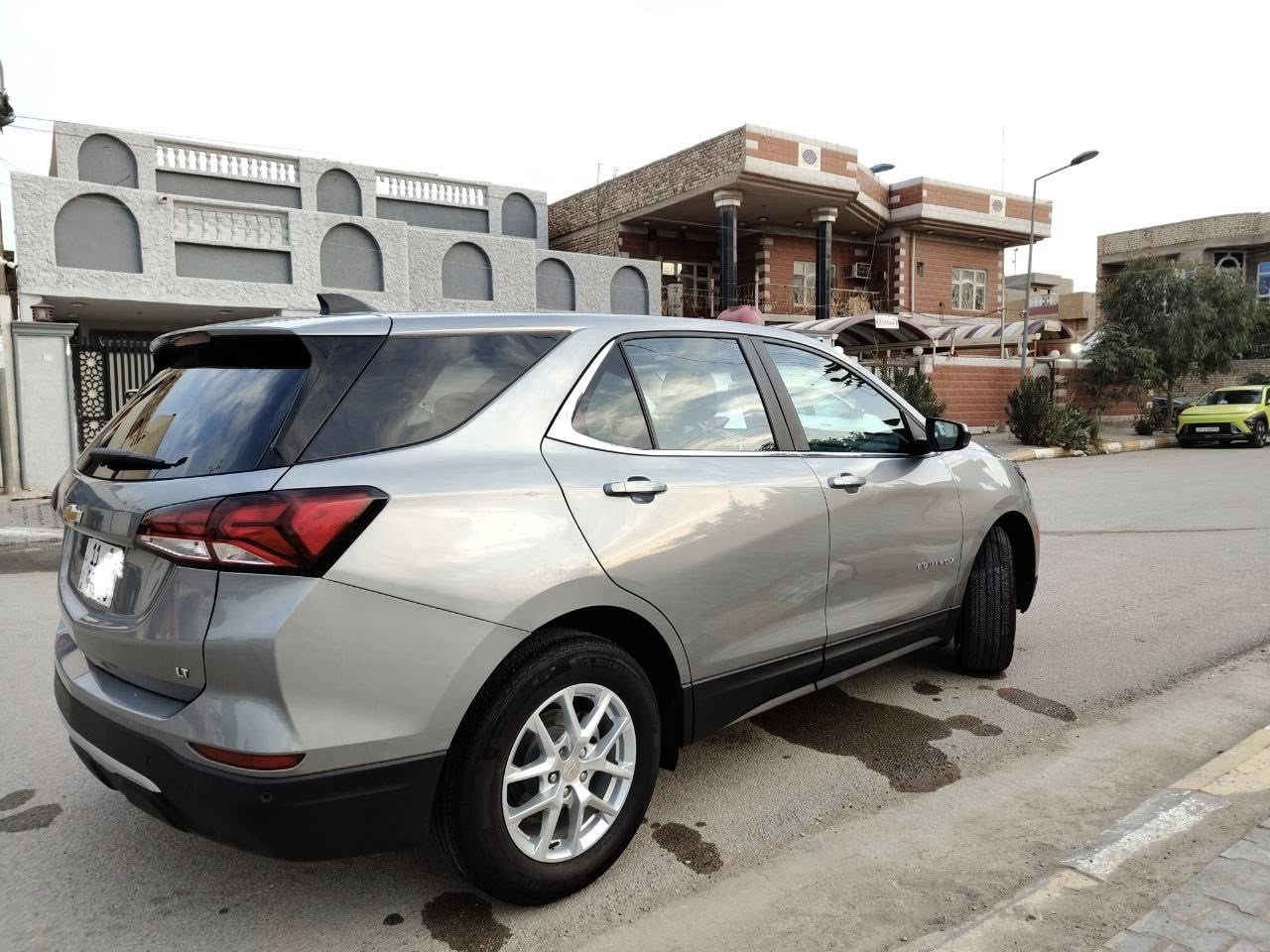 السلام عليكم
كوينكس 2024 للبيع وارد امريكي 
لون اسمنتي مميز 
ضربته كلش خفيفه حافه البنيد والجاملغ 
بدون تبديل وبدون لغود بدون شواصي 
انصبغ ربع البنيد والجاملغ رجع على البارد باقي مكفوله 
وصور الحادث بلمنشور 
دخول جديد ترقيم جديد 
رقم بغداد الانكليزي بااسمي تحويل وين مايعجبك 
موصفات Lt نص فول 
رادار امامي 
رادادات جانبيه وخلفيه
كامره
جنطه كهرباء 
تحديد مسار مانع اصطدام
وباقي موصفات معروفه
ماشيه  18 الف ميل يعني 28 الف كيلو بعده جديده السياره
السعر ب 178 ورقه وبيهً مجال بسيط 
مكان السياره بلكوت 
الاتصال على الرقم ***********
