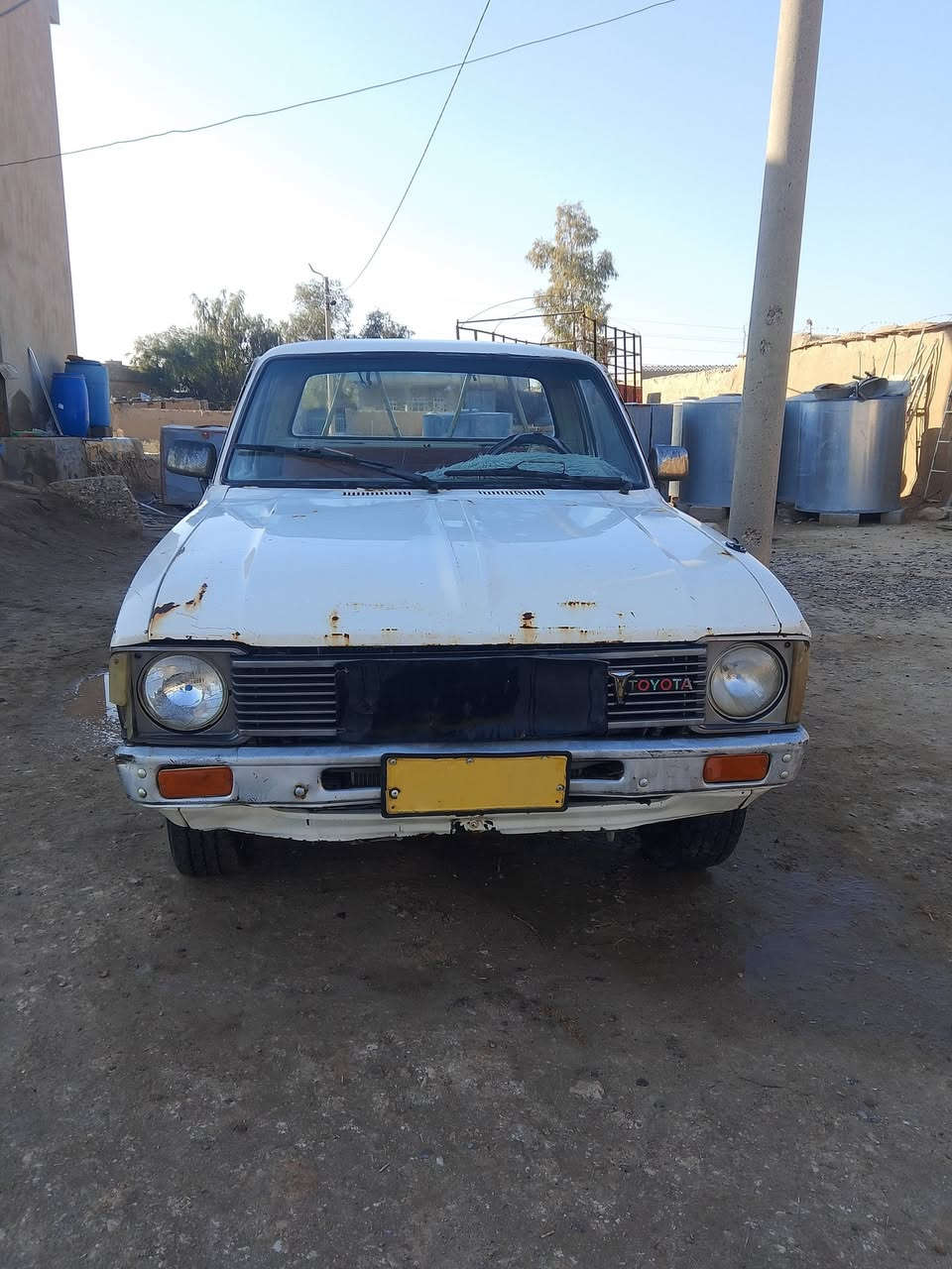 سلام عليكم للبيع بيكم تيوتا 1980 رقم اصفر السعر 25 وبيها مجال الاتصال *********** وشرط التحويل
