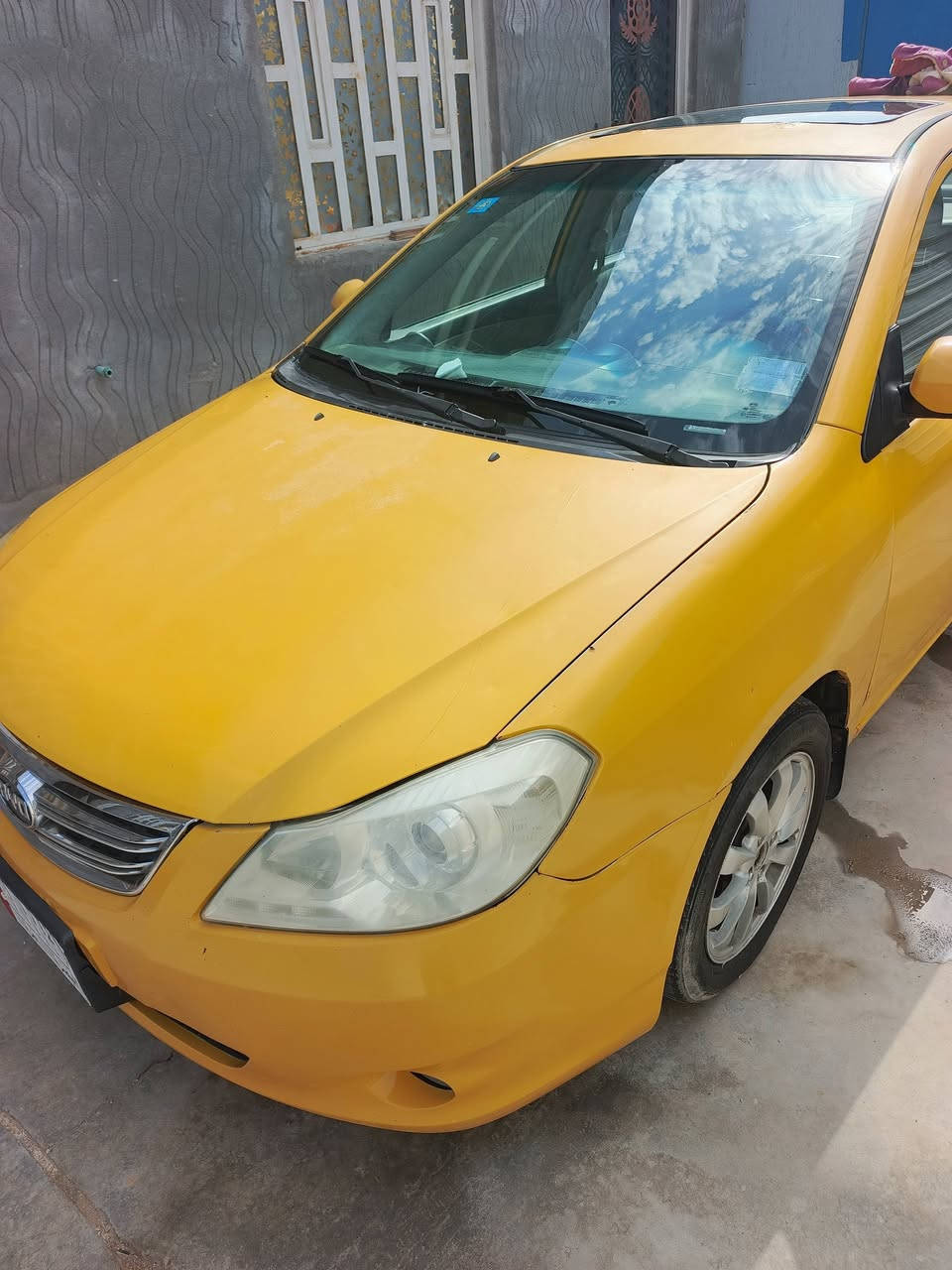 سلام عليكم بي وايدي مديل 2016 جي 3. بصمة كير اوتو
كير ابلاد مكينة جديدة حاوية برقي ما مفتوح منهة
نفس مكينة لبلادية. السيارة حدادية نص عمر
 مكان سيارة بصرة بسمي سعر 55 ورقة
***********
