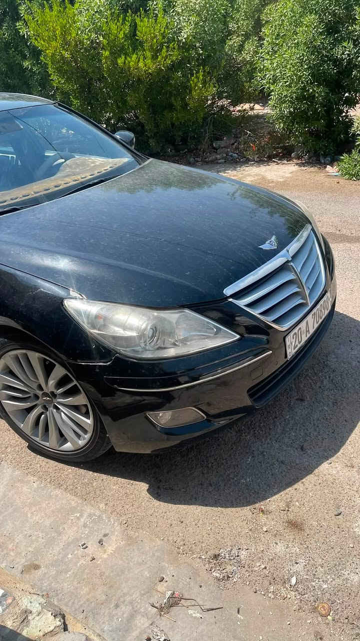 جينسيس g80 2012 رويال " الملكية "
V8 5.0
وارد امريكي ضربة بالجاملغ مال سايق 
ماشية 162الف 
فول فول مواصفات و حتى الشاشة البلادية موجودة و غراضها موجودة 
السيارة كير و محرك كفالة تبريد ثلج
بيها ملاحظات كهربائية بسيطة
تحويل مباشر بأسمي رقمها ديالى مشروع وطني 
مصفرة غرامات 
السعر 90$ قفل ماكو هيج سعر على هيج مواصفات


**إذا كنت صاحب هذا الإعلان وتريد حذفه لأي سبب، رجاءا أرسل رسالة إلى الدعم الفني**