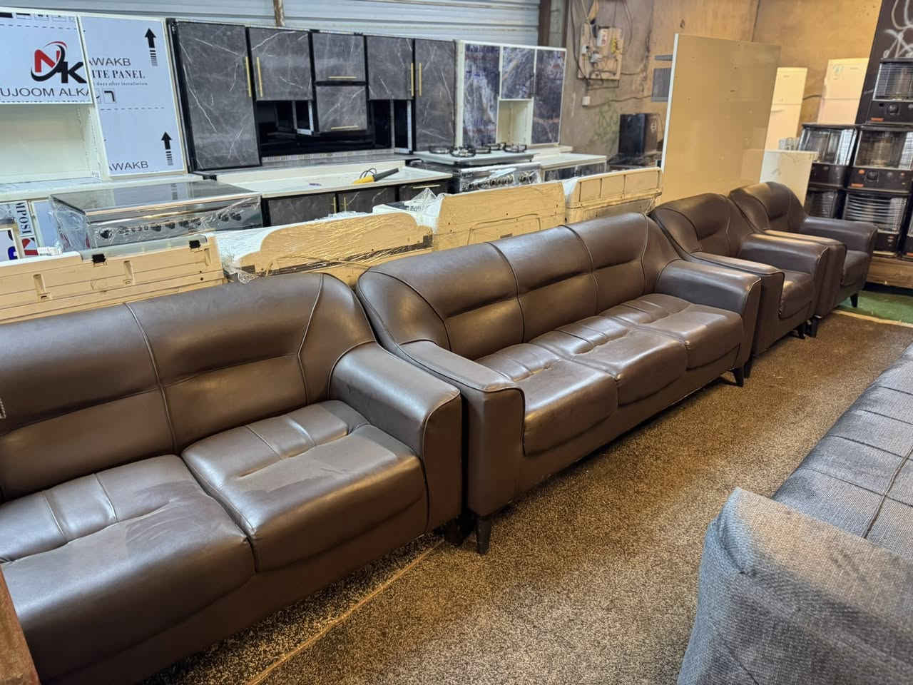 اثاث تركي باله كلشي متوفر العنوان  بغداد المدائن 
تخم تركي ديوان طباخ ثلاجه كاونترات كلشي متوفر 
للاستفسار ***********
