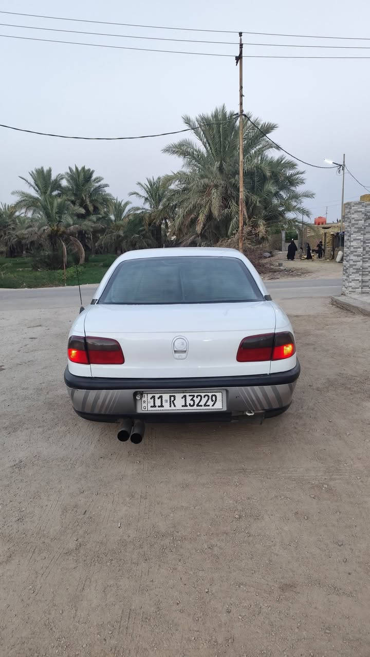 السلام عليكم
اوبل اوميكا بزون 95 رقم بغداد الانكليزي سنويه لل 28  محرك vvti 2500 كير اوتو حداديه تخم تاير كهربائيات لايتات زنون مكان السياره السماوه قضاء الخضر 
السعر 45 وبيها مجال 
رقم المبايل ***********
