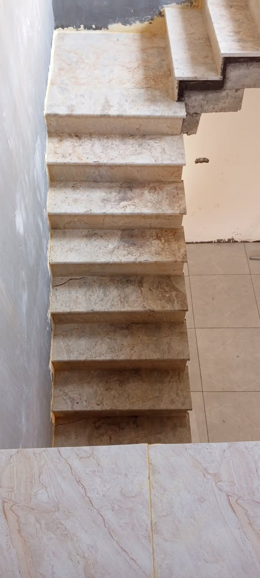 كادر سيراميك مصري البصره شغل درجه اولى تسليم هندسي تواصل 
 واتساب ***********
