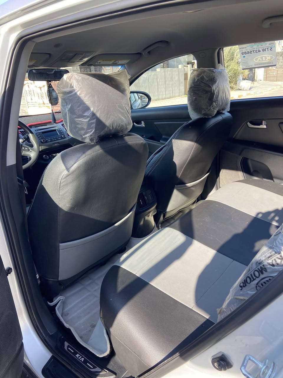 سبورتج 2015 مواصفات عاديه فورويل محرك2400  رقم بغداد وارد امريكي سونار منشور وصار بيه بارد بل جاملغ لخلفي شبرتقريبا السعر 147 وبيه مجال  رقم الهاتف***********
