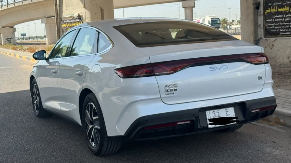 السلام عليكم. BYD Qin L
كن ال
موديل 2024
كفاله عامه 
رقم بغداد باسمي تحويل ثاني يوم
مواصفات  ٤ كامرات محيطيه شاشة قلاب كرسي كهرباء وباقي المواصفات المعروفة 
ماشية 5900 
مكان السياره بغداد  
السعر اتصل وتدلل ***********
