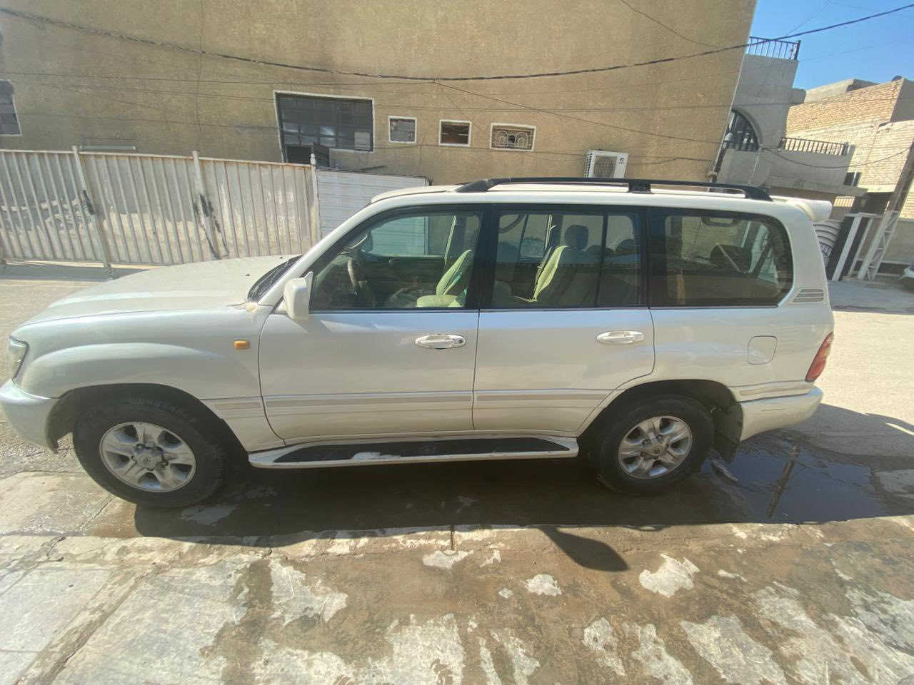 السلام عليكم
لاندكروزر ٢٠٠٧ اصل VXR كير ومحرك بلادي رقم إنكليزي بسمي تحويل ثاني يوم  السياره صبغ عام وتبريد ميشتغل   مكاني بغداد ما متواجد على الفيس للاتصال ***********
