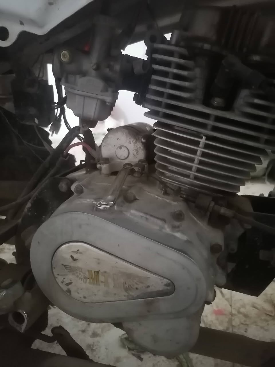 السلام عليكم ستوته للبيع مكينه تخم تايرالسعر 300 و 50 لاتصال ع الرقم ***********
