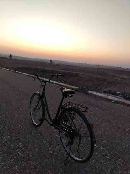 سلام عليكم  بيسكل للبيع او مراوسه لزن زيتوني المرغوب بيسكل نضيف احلا من الصوره السعر 60 وبيها مجال للطيبين  بيسكل حلوه وكدام العين للستفسار الرقم *********** وبيها واتساب او مراسله خاص
