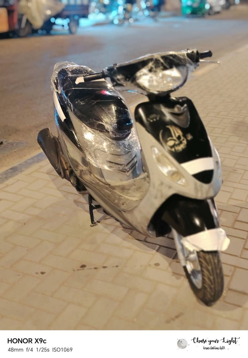 السلام عليكم دراجه ماكس قجمه للبيع دراجه نكره سلف ما ناقصه شي دراجه بوشته بلاديه 49 مفتوحه ولفات فقط سعره 550وبيه مجال لشراي مكاني قبله لتواصل علا الرقم ***********
