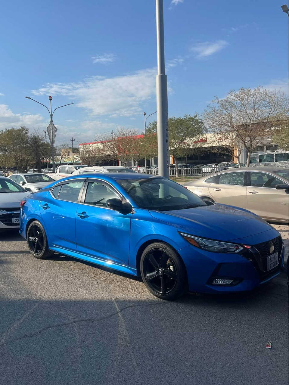 نيسان سنترا

موصفات 

فول 

فقط بدون سلايت 

SR

2022 

رقم اربيل باسمي جاهز ضرر. سياره موضح بصوره شرط بدون اي دواخل 

مكانه كركوك 

سعر 148 

رقم موبايل 

*********** كركوك, العراق
