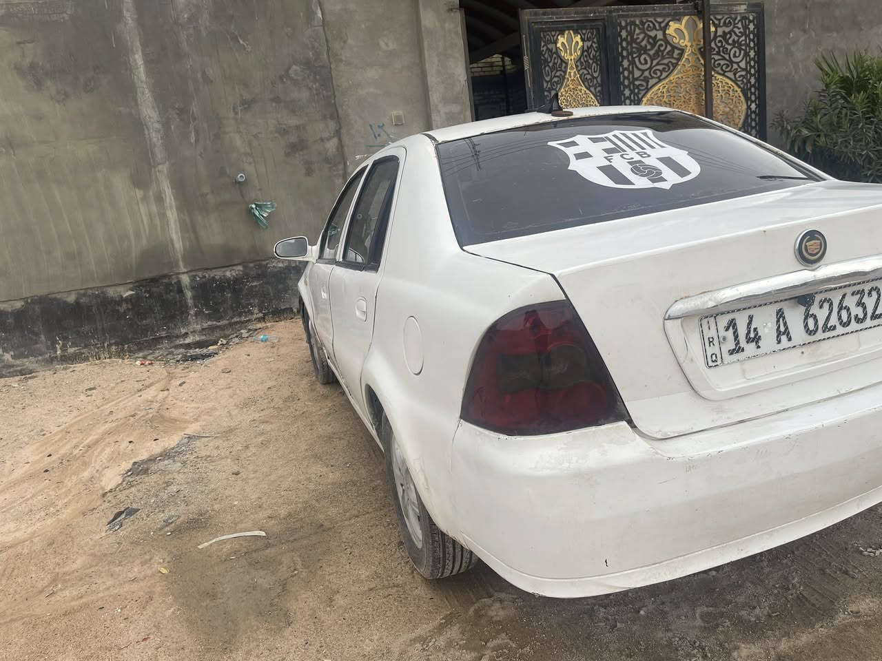 السلام عليكم سياره جيلي CK مديل ٢٠١٢ سياره اب اسمي سنويه قبل شهرين مجدده تبريد شغال ويه السويج تخم تاير جديد حداديه جديده مكينه حلوه وناعمه اترايك وين ماتريد  
سعر ٣٠ وبيها محال بسيط العنوان البصره خور الزبير 
التواصل ***********
