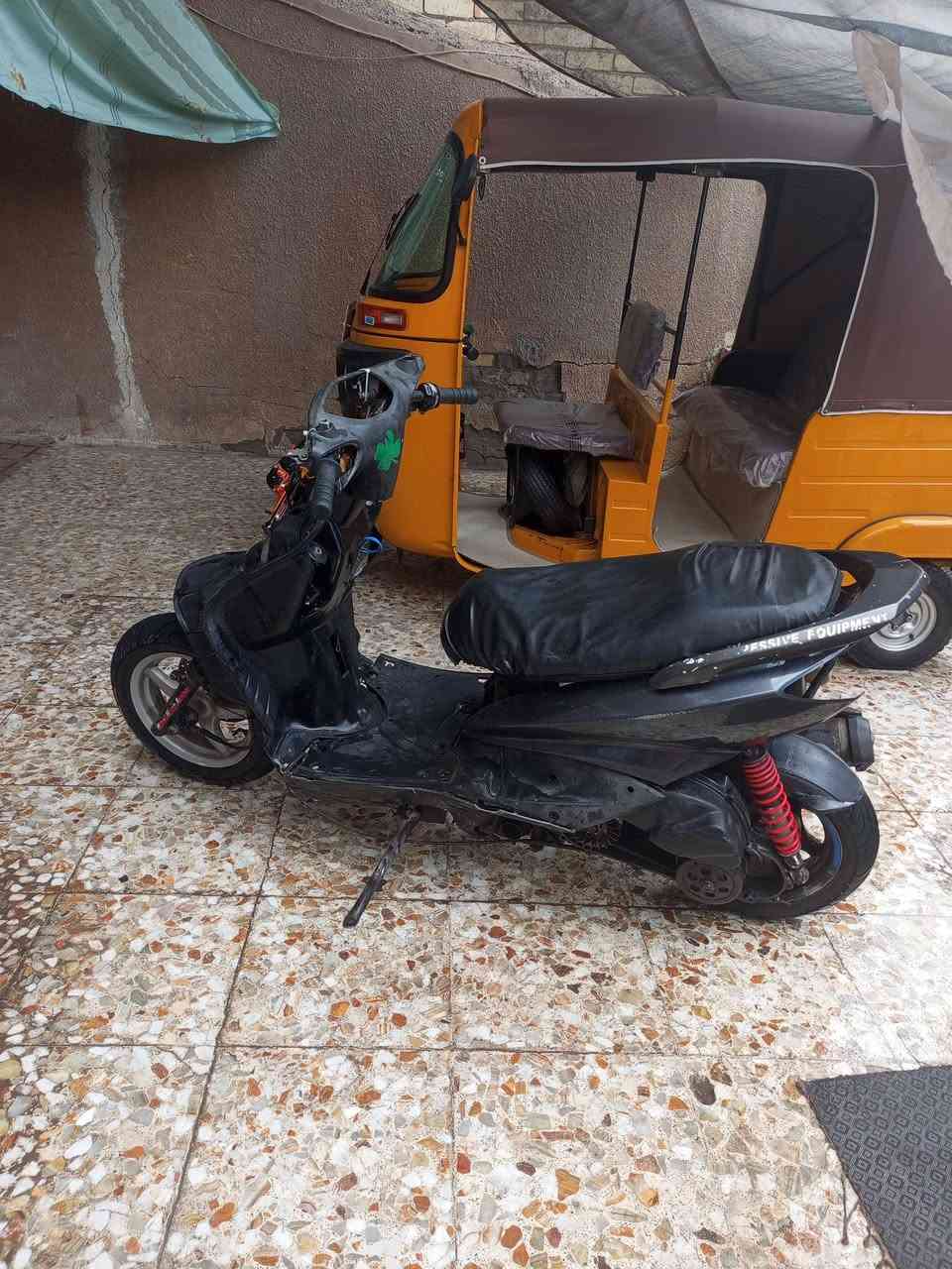 سلام عليكم دراجة سكنس نثية 110 دراجة شلعة ومعدل تخبل باتريهة جديد بيهة نقوصات كدامكم بصورة وابيهة جبنة لبجهت لملف طاكة مكينة خير من الله بيهة يدات ابريك رياضي وقبق لكلجات  موجود مكاني بغداد شعب رقم *********** متواجد وتساب أو اتصل عل رقم
