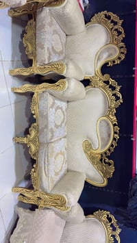 تخم للبيع مستخدم شي قليل السعر ٣٥٠ وبي مجال عنوان حي المهندسين  ٠٧٧٢٤١...