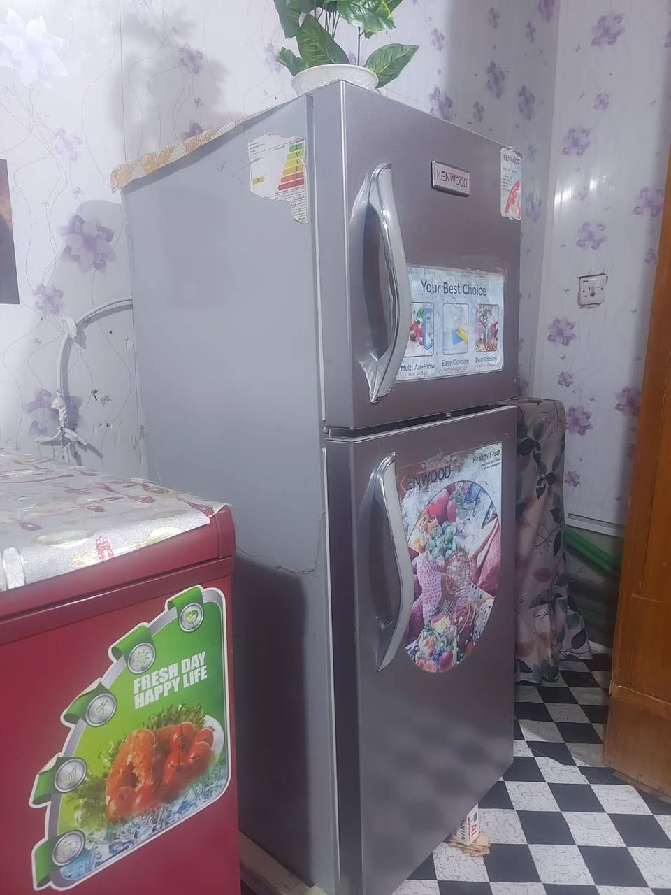 مكلف بالنشر ثلاجه للبيع نظيفه حيل مداخله تصليح للبيع اي تفاصيل ***********
