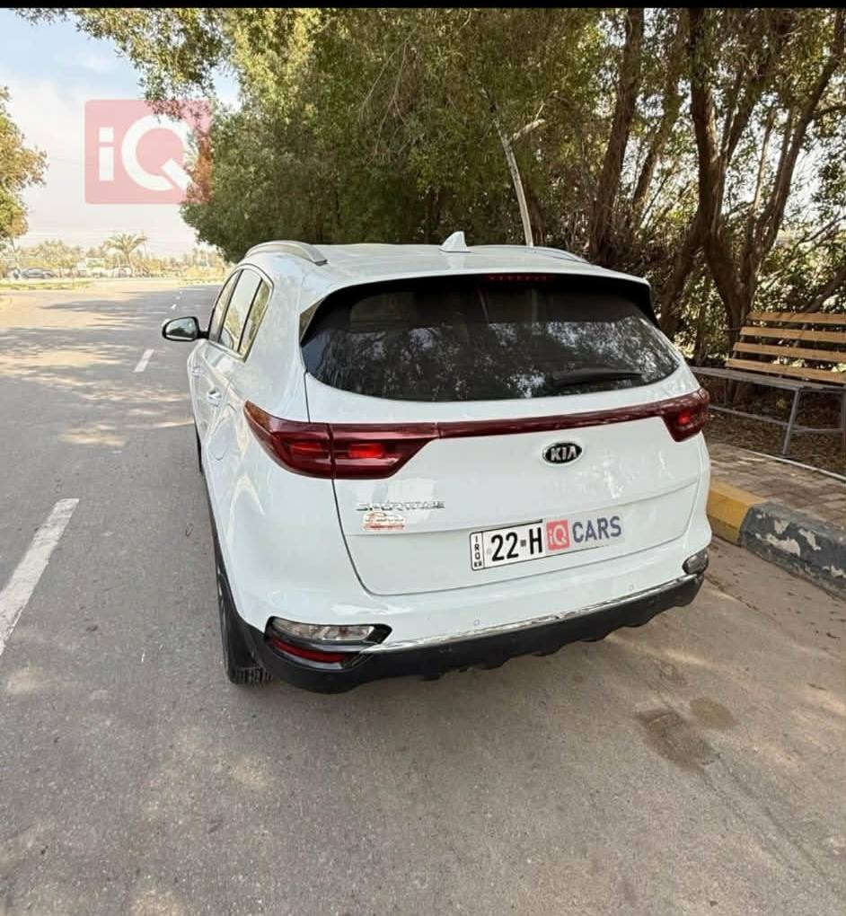 للبيع كيا سبورتج موديل 2021 رقم إنكليزي اربيل سنويه لغايه 2030وكاله أو مداور  سيارة ماشيه 94 ألف سيارة مكفولة من الضربة والصبغ والتبديل بيها بس حالوب قليل السعر187 وبيها مجال بسيط مكاني النجف للاستفسار الاتصال *********** مواصفاتها 
لد نهاري 
لدى امامي وخلفي 
كشنات جلد
حساس امامي وخلفي 
تبريد خلفي 
شاشه 
فول تحكم ستيرن
